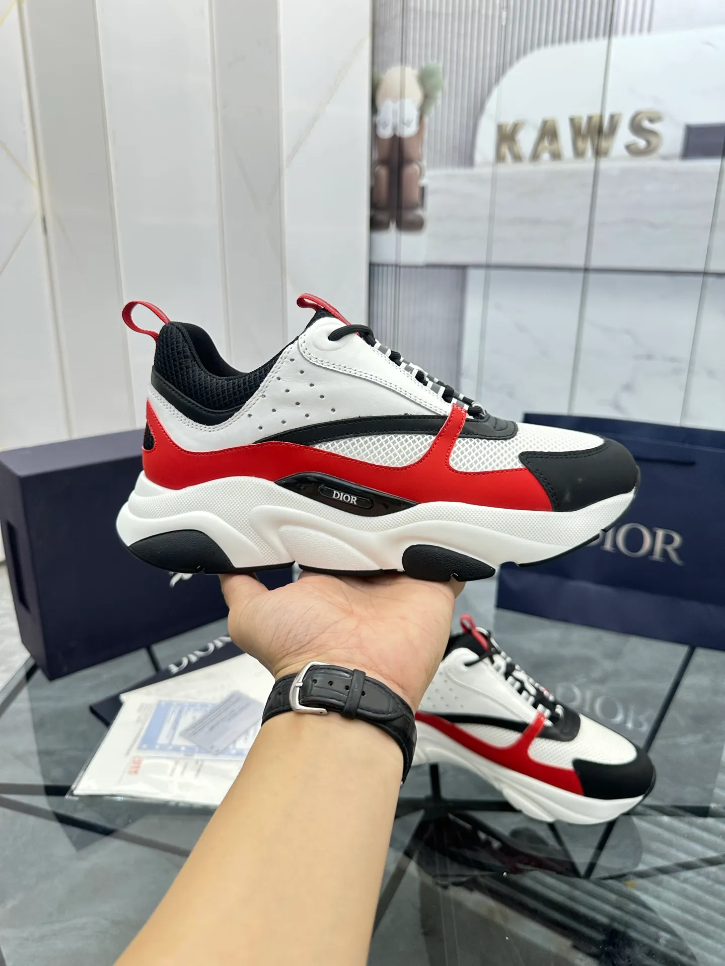 Men's shoes: 💰P460¥ Ready in Guangzhou, fully packaged Product trademark: Dior* "Dior*" low-top casual shoes Regular size: 38-46 (can be customized to 47) B22 Product materials: imported cowhide leather upper spliced ​​with original fabric, breathable lining, original outsole. Number: 920